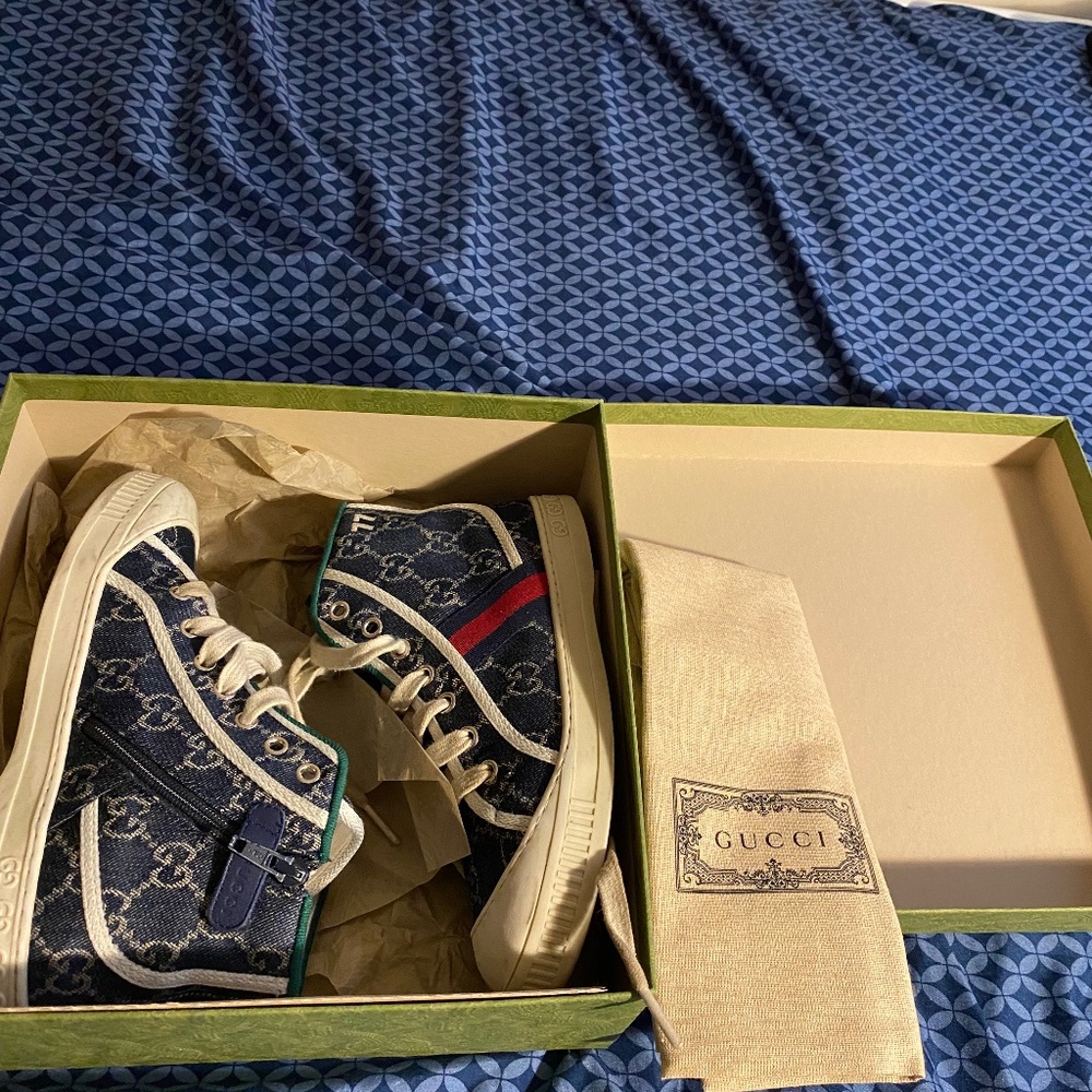 Kids Gucci shoes size 32